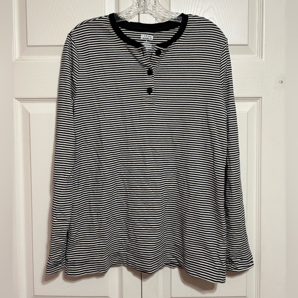 Duluth Trading Co Black and White Striped Long Sleeve Shirt